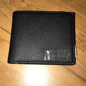 🆕 men’s Guess wallet